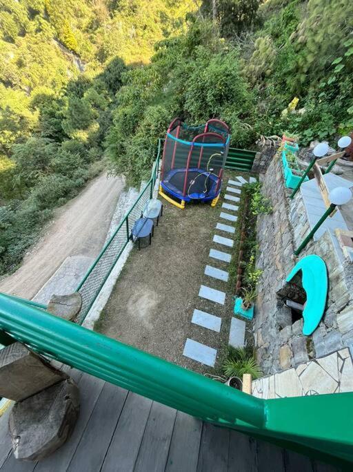 Kasauli Cascade A Cheerfull 4 Bedroom Challet エクステリア 写真