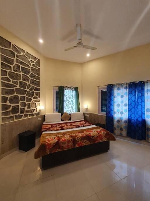 Kasauli Cascade A Cheerfull 4 Bedroom Challet エクステリア 写真
