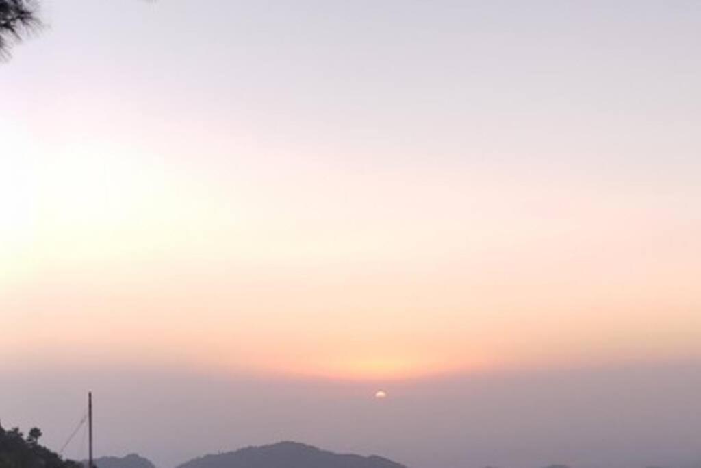 Kasauli Cascade A Cheerfull 4 Bedroom Challet エクステリア 写真