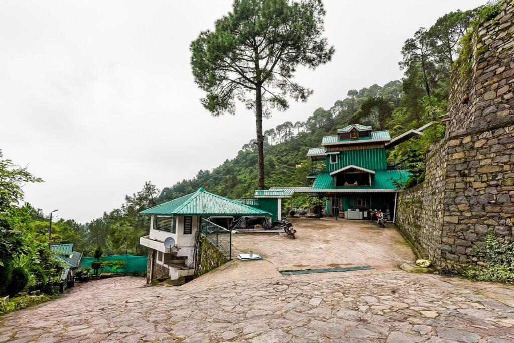 Kasauli Cascade A Cheerfull 4 Bedroom Challet エクステリア 写真