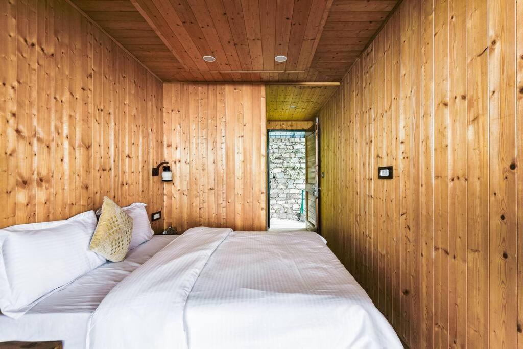 Kasauli Cascade A Cheerfull 4 Bedroom Challet エクステリア 写真