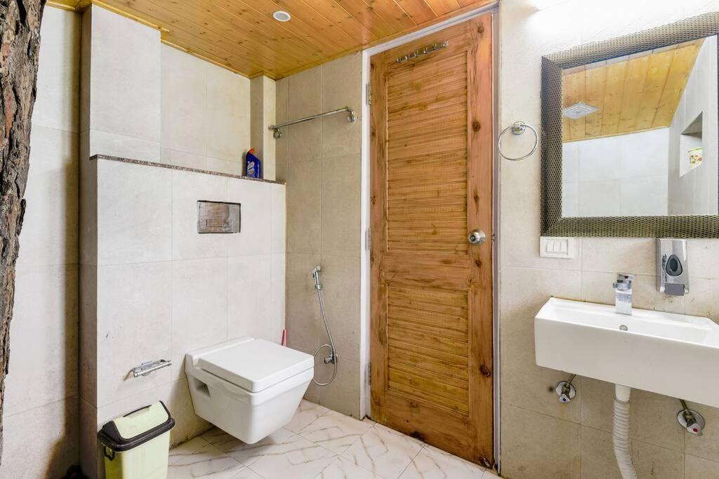 Kasauli Cascade A Cheerfull 4 Bedroom Challet エクステリア 写真