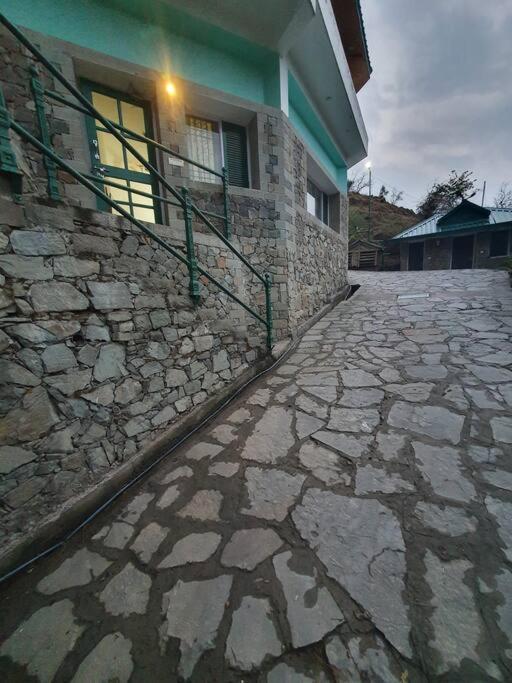 Kasauli Cascade A Cheerfull 4 Bedroom Challet エクステリア 写真
