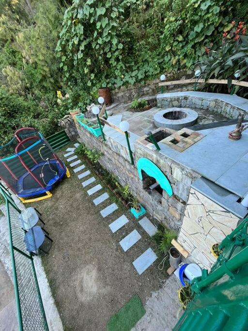 Kasauli Cascade A Cheerfull 4 Bedroom Challet エクステリア 写真