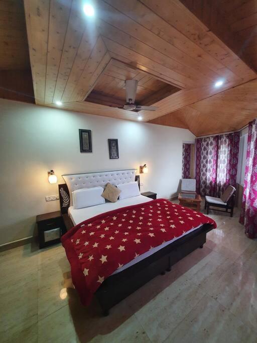 Kasauli Cascade A Cheerfull 4 Bedroom Challet エクステリア 写真