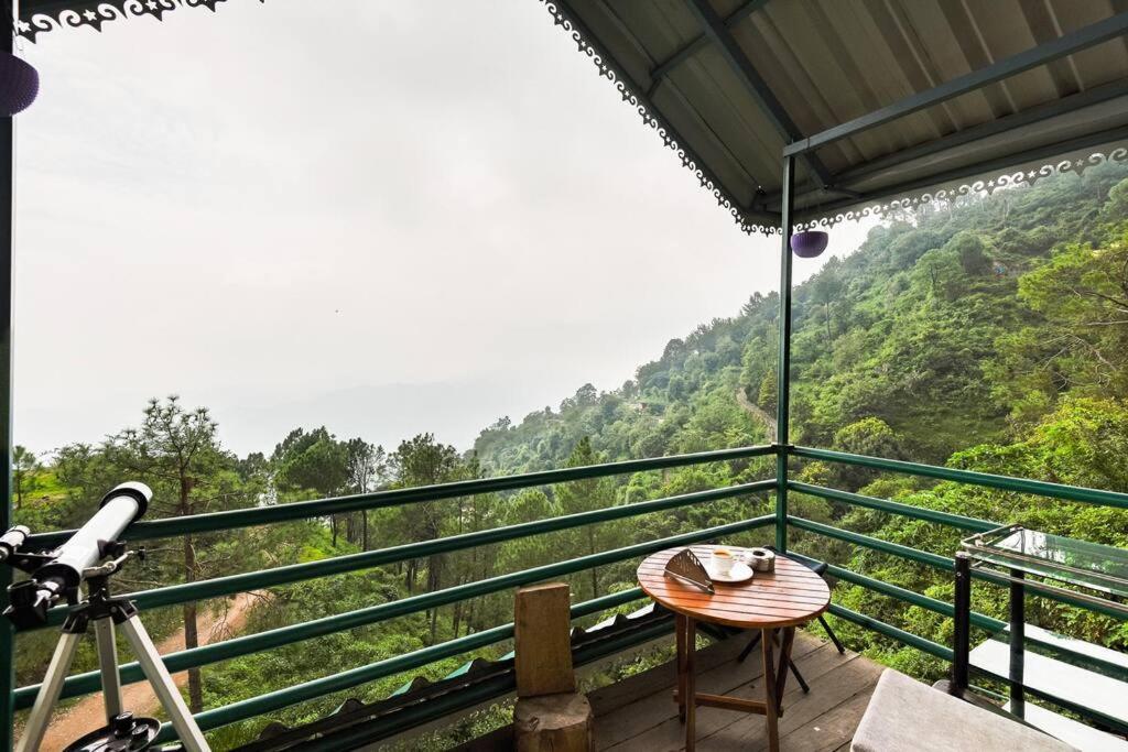 Kasauli Cascade A Cheerfull 4 Bedroom Challet エクステリア 写真