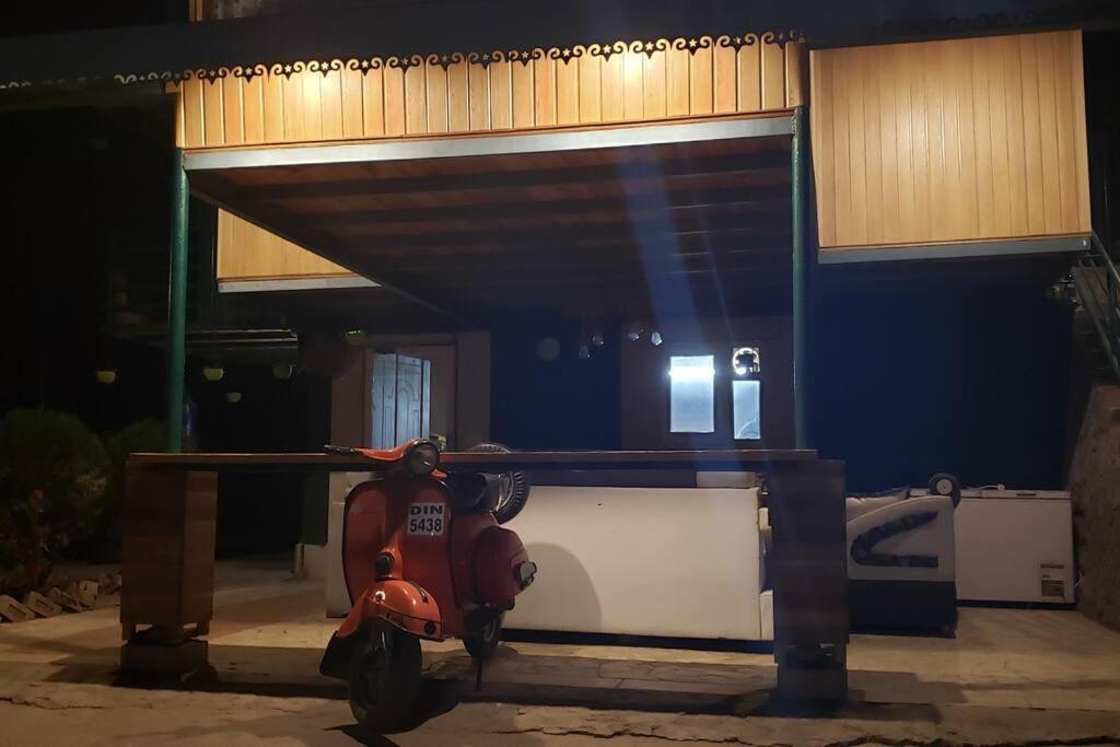 Kasauli Cascade A Cheerfull 4 Bedroom Challet エクステリア 写真