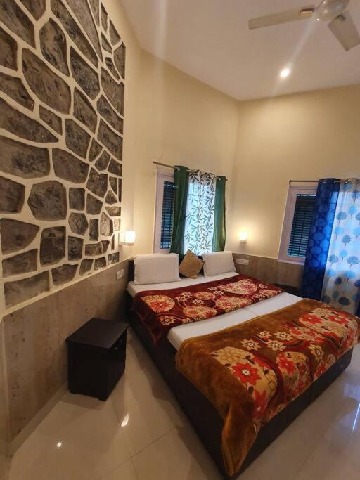 Kasauli Cascade A Cheerfull 4 Bedroom Challet エクステリア 写真