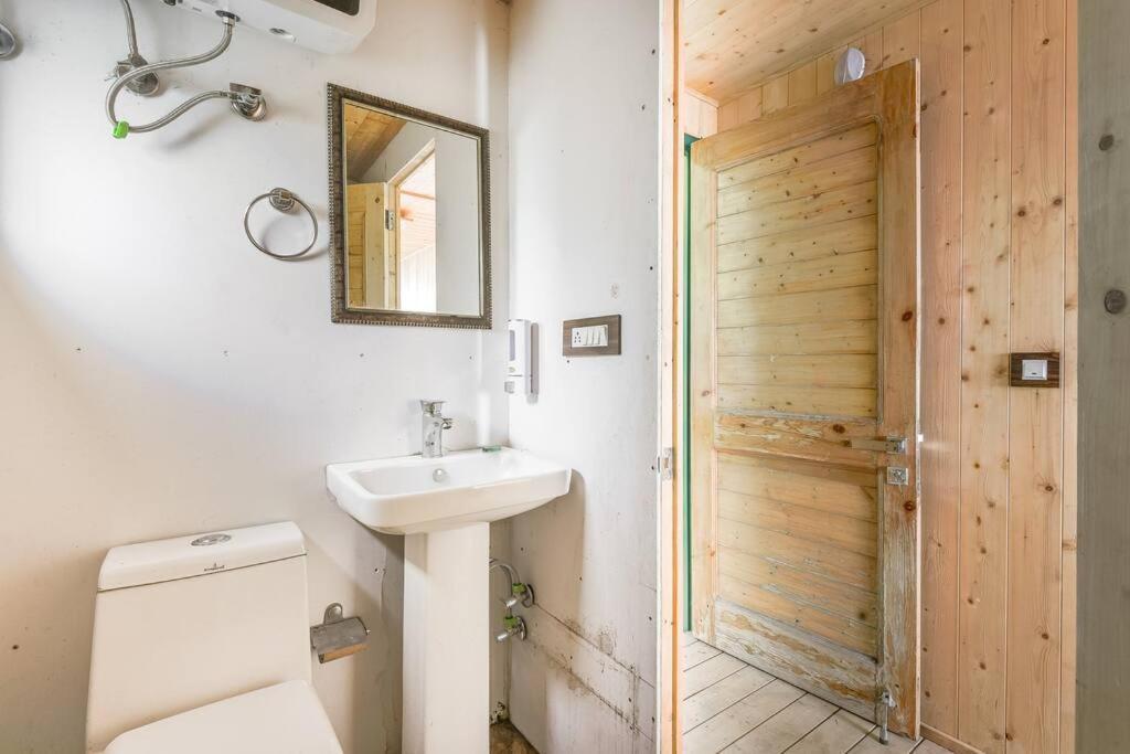 Kasauli Cascade A Cheerfull 4 Bedroom Challet エクステリア 写真