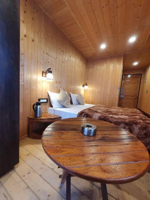 Kasauli Cascade A Cheerfull 4 Bedroom Challet エクステリア 写真