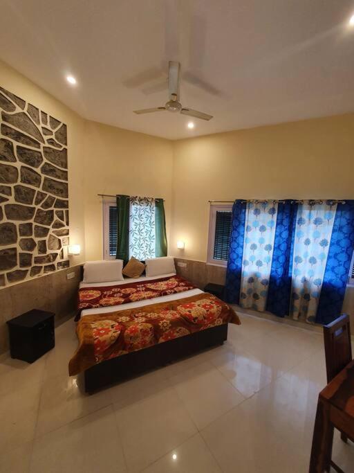 Kasauli Cascade A Cheerfull 4 Bedroom Challet エクステリア 写真